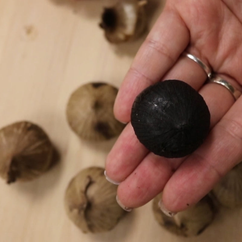 Load image into Gallery viewer, Polar Black Garlic 8.8oz (Pack of 2, or 6) - MWPolar
